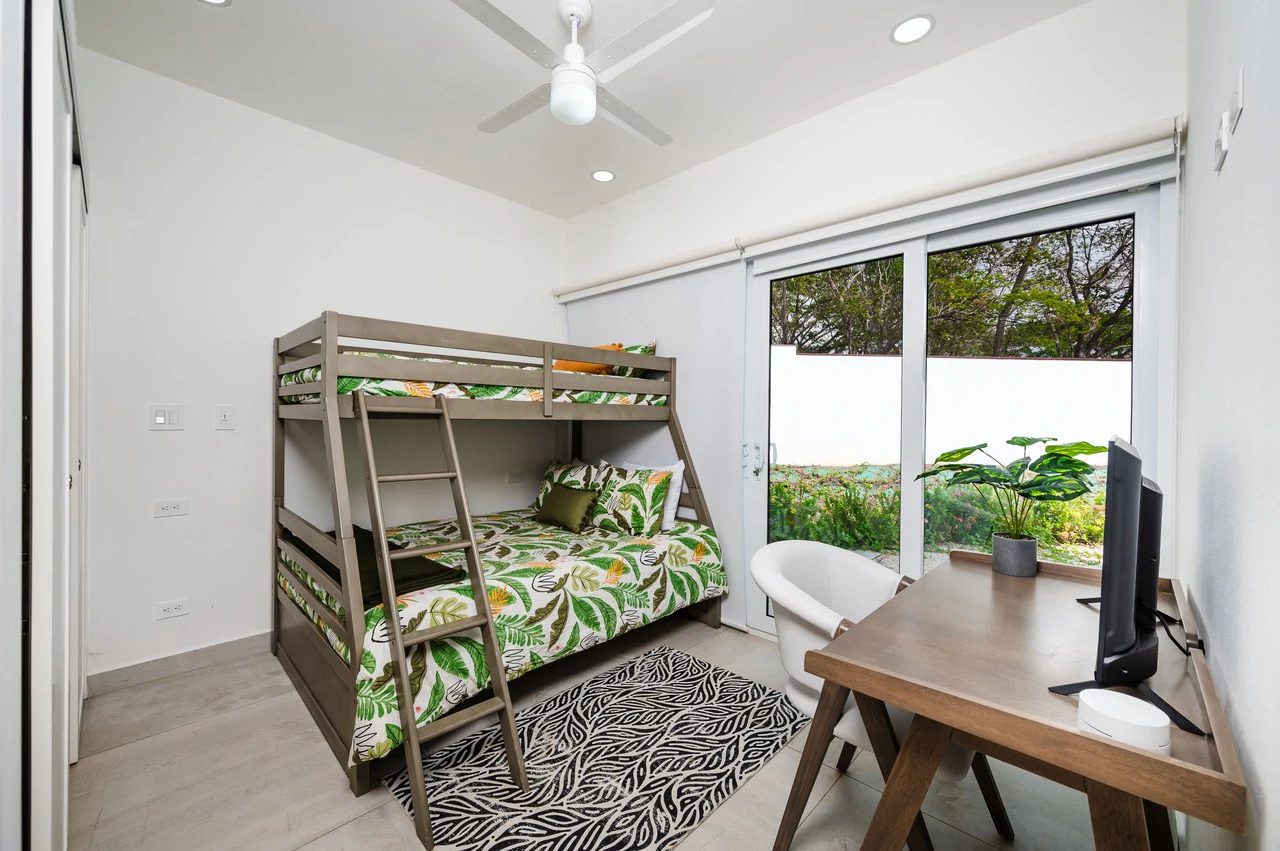 The Enclave: Ultra-Modern 5 Bedroom Villa Located Minutes From the Beach! - Gallery image 30