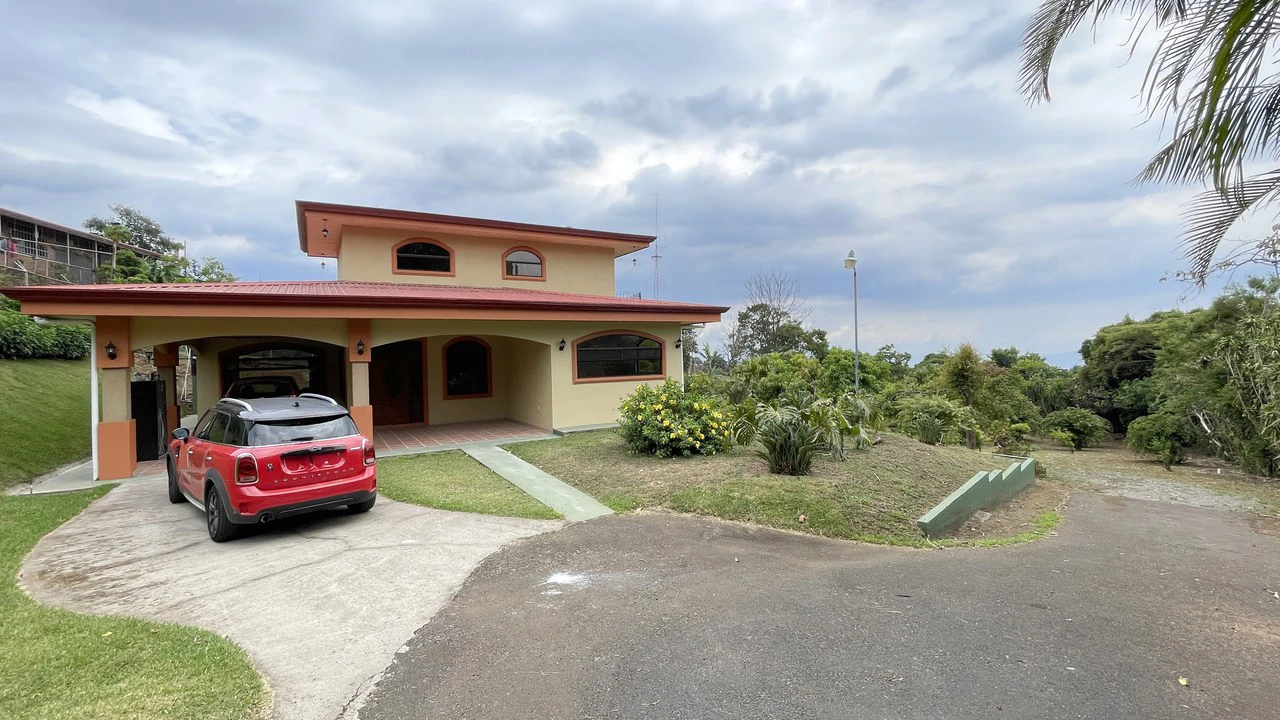 House for Sale in San Isidro, Grecia – 3,359 m² Lot with View