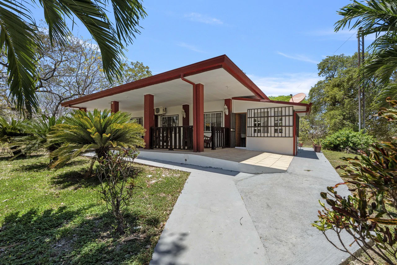 Hacienda Ruiseg: A Stunning Farm and Sprawling Countryside Retreat in Costa Rica