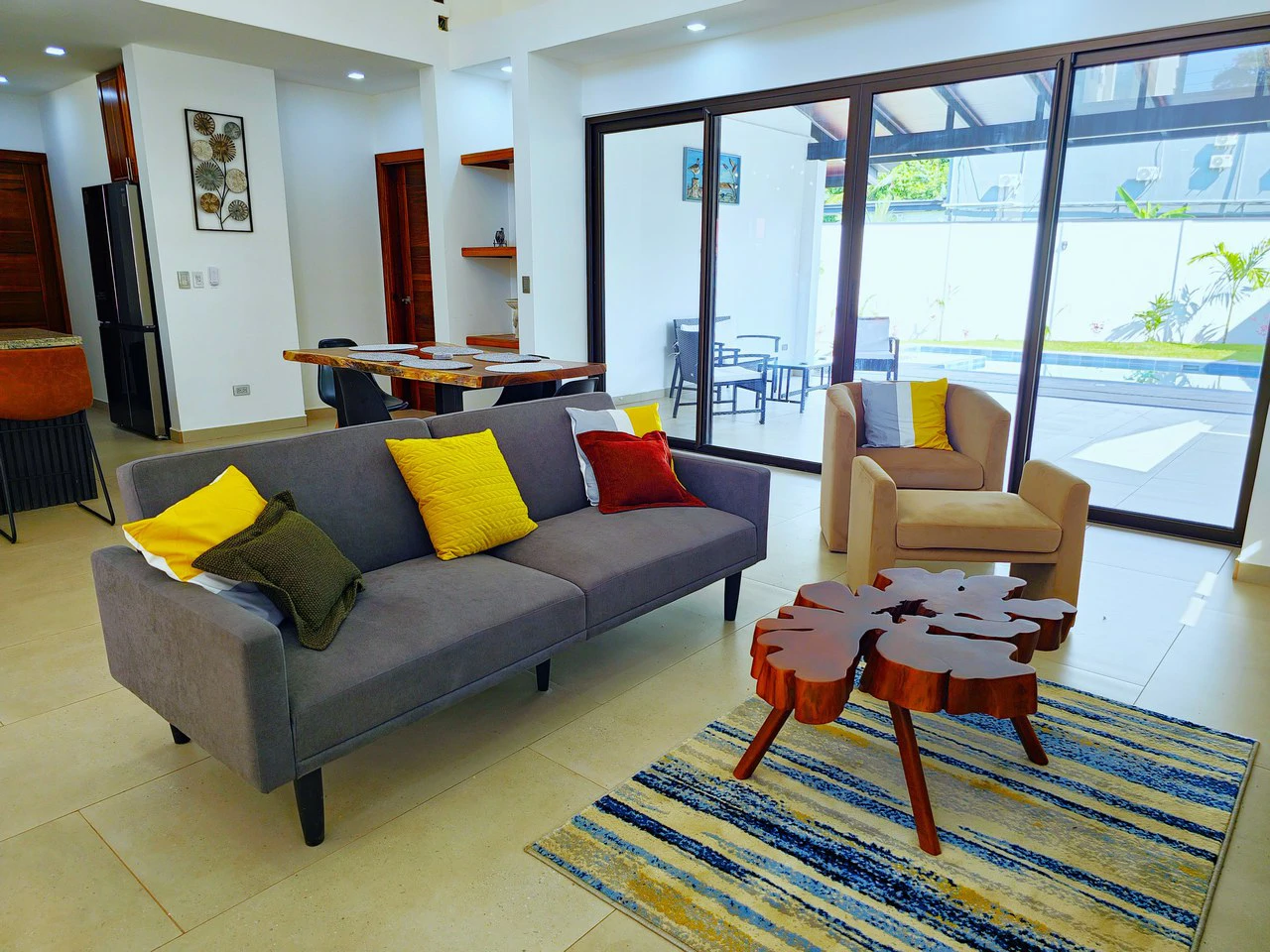 Price Reduced - Modern Oasis Near Uvita: Contemporary Living with Pool & Privacy - Gallery image 10