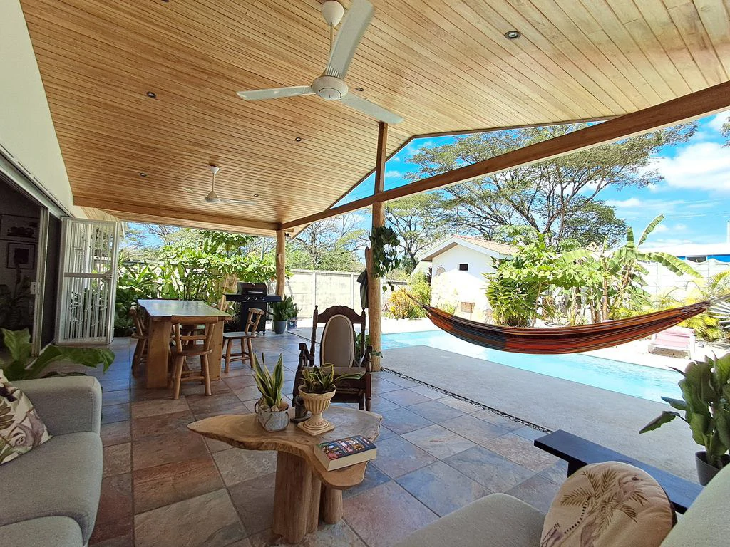 Casa de la Vida Loca: A Pura Vida Lifestyle with Income Potential - Gallery image 13