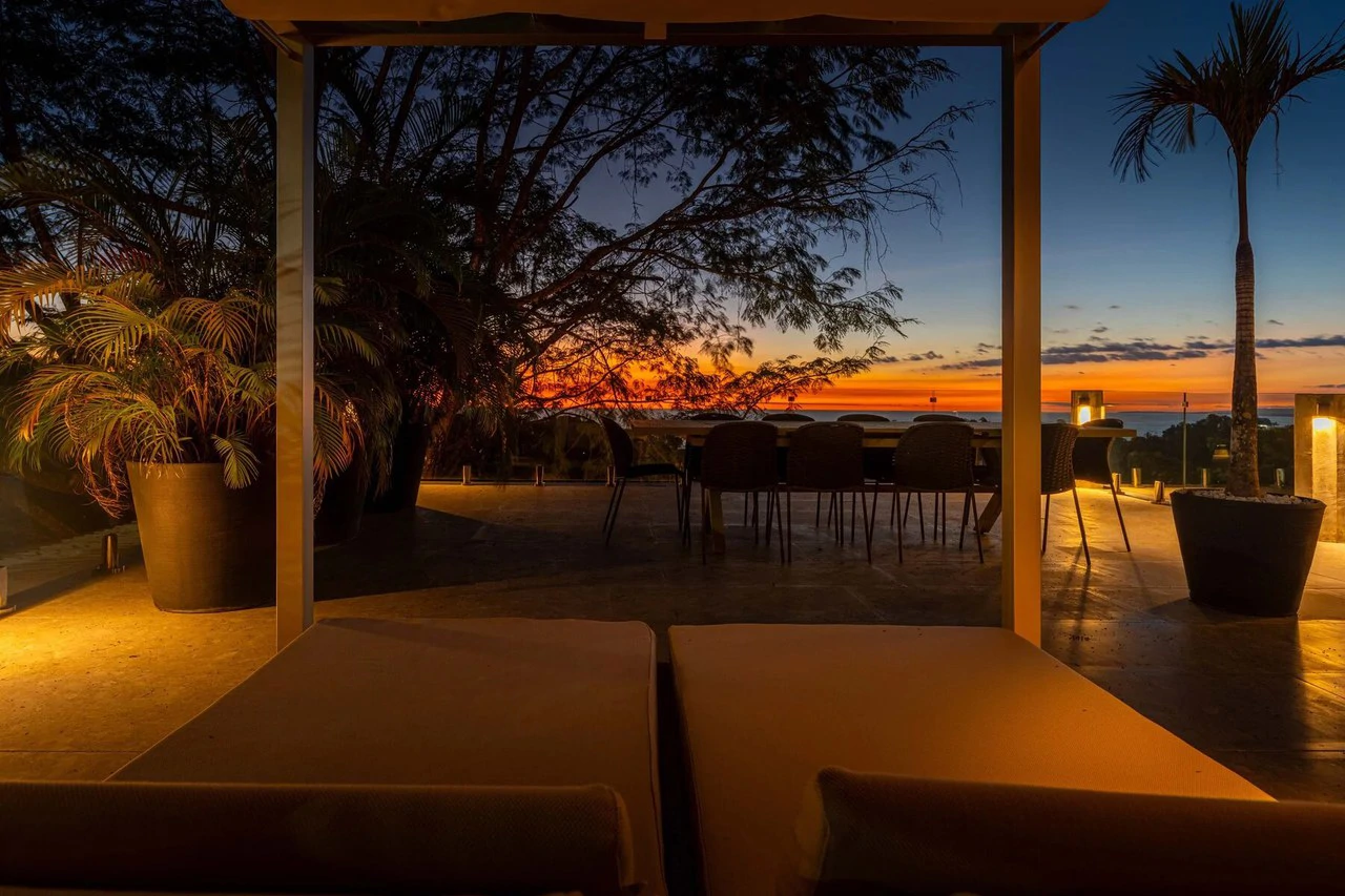 Casa Moon Diablo: Iconic Ocean View Luxury Estate with Infinity Pool, Rooftop Patio, Gym & Sauna in Manuel Antonio - Gallery image 18