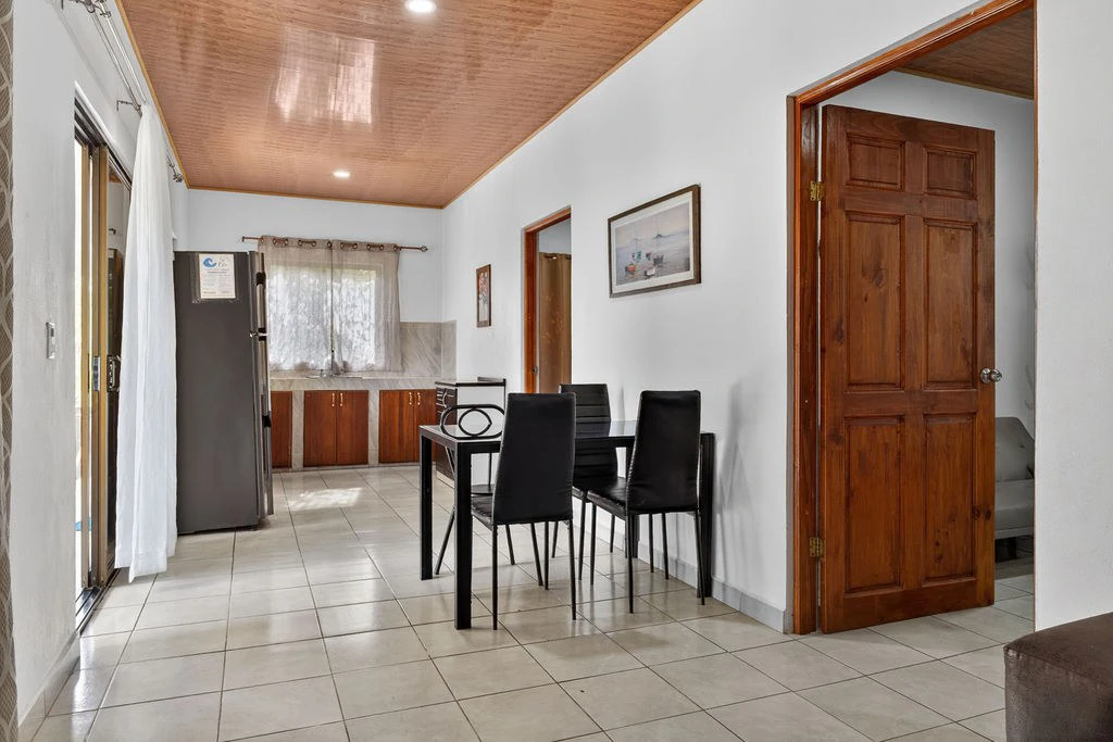 Villa Los Monos: High-Income 9-Unit Rental Property Near Playa Grande - Gallery image 7