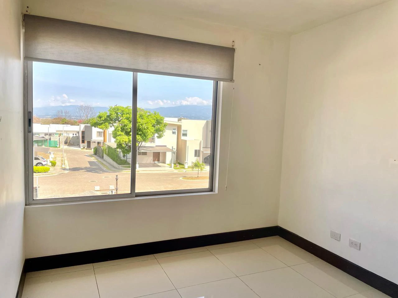 Mountain view house for sale 3 bedrooms Santa Ana Costa Rica - Gallery image 16
