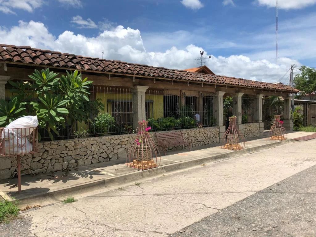 Luxury House for Sale in Liberia, Guanacaste, Costa Rica – Prime Location and Exclusive Design - Gallery image 2