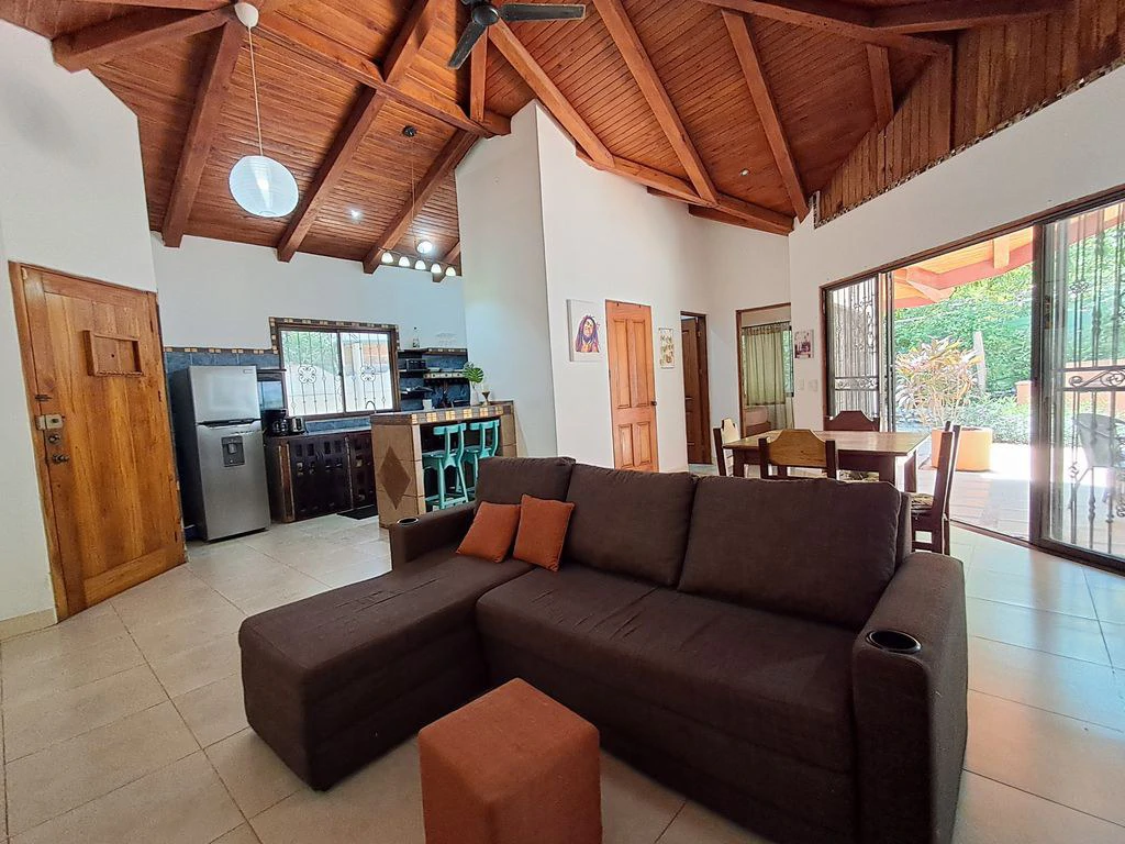 Casa Colibri: Tropical Home with Casita, Pool & Prime Buenavista Location - Gallery image 3
