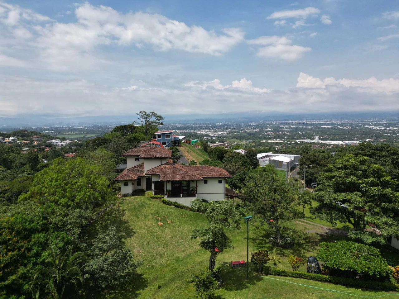 Main house plus 7 rental cabins — a proven income-generating property. - Gallery image 6