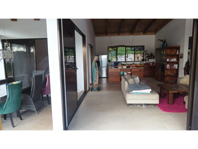 Stunning Dream Home and Pool with Separate cute smart Apartment building for Sale Surrounded by lush nature in the soft rolling hills of Hojancha - Gallery image 32