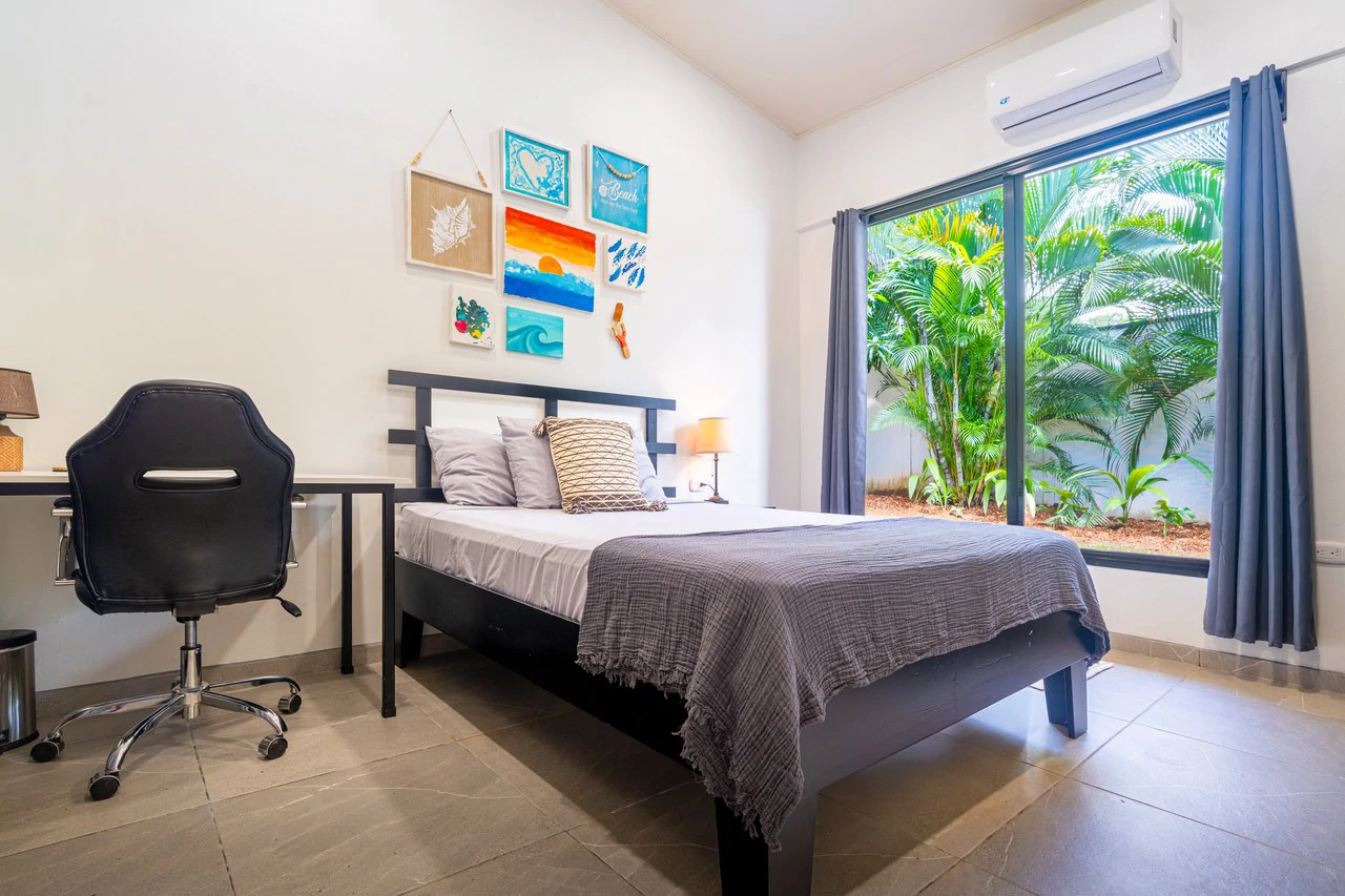 Modern 3 Bedroom Home - Walking distance to it all! - Gallery image 51