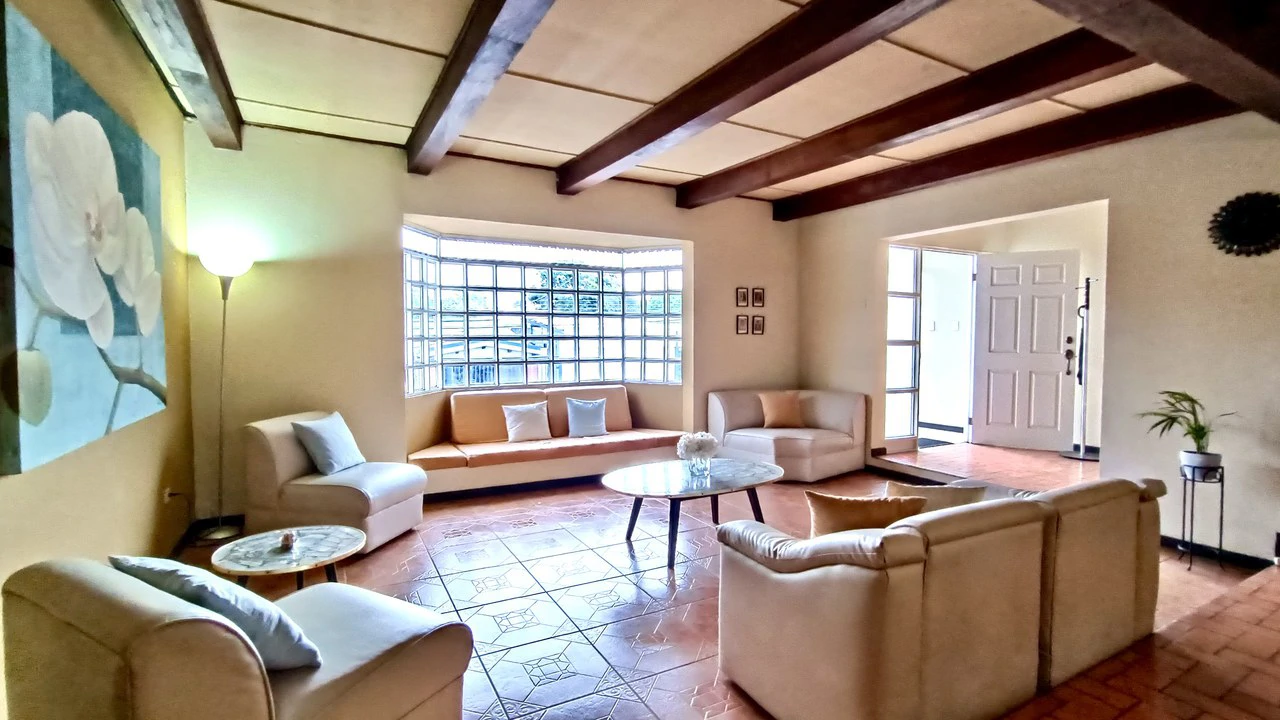 House for sale in residential area un San Jose, Costa Rica. - Gallery image 2