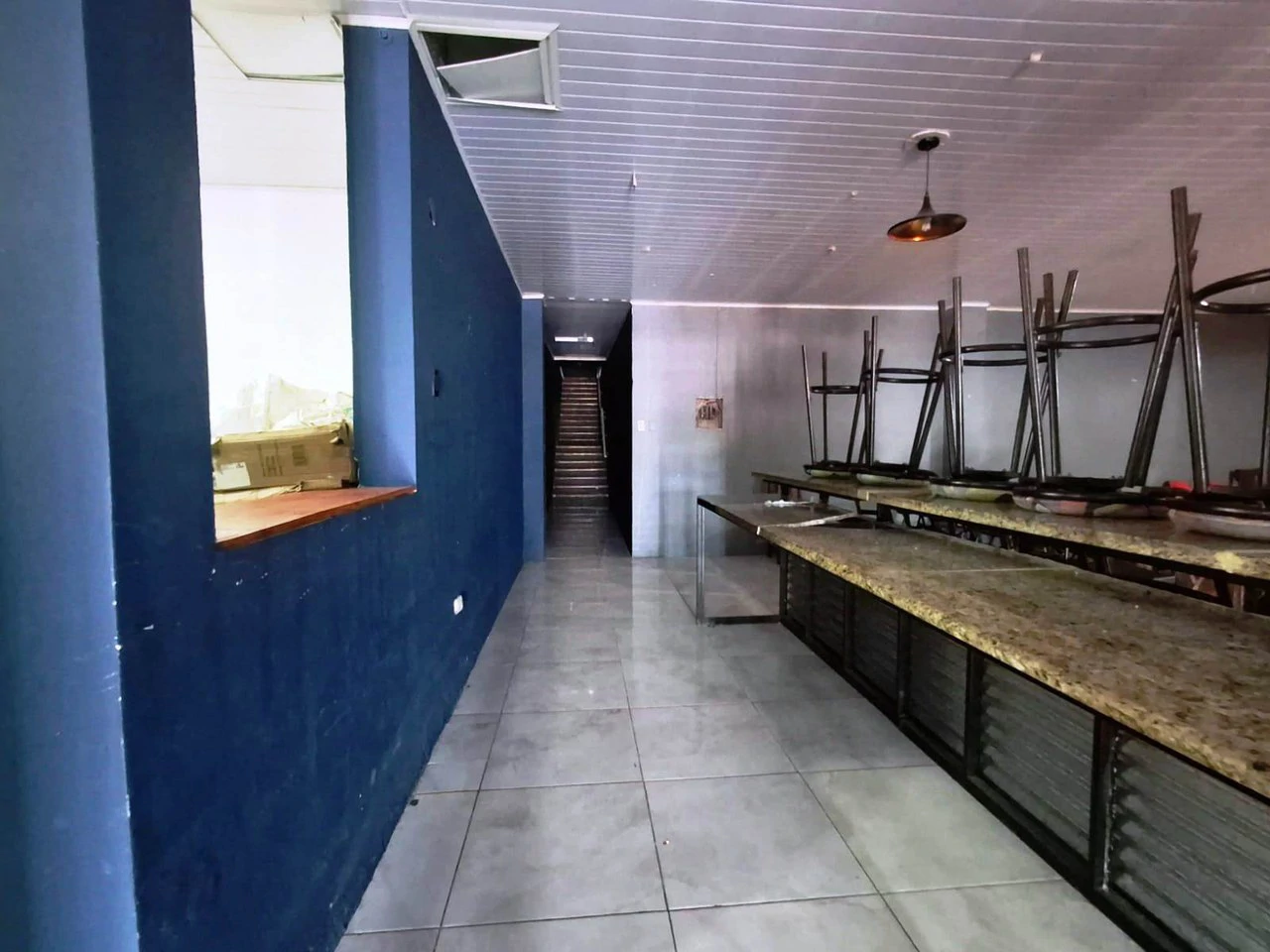RARE Downtown Commercial: 2 level Commercial building in the heart of Grecia! - photo 8