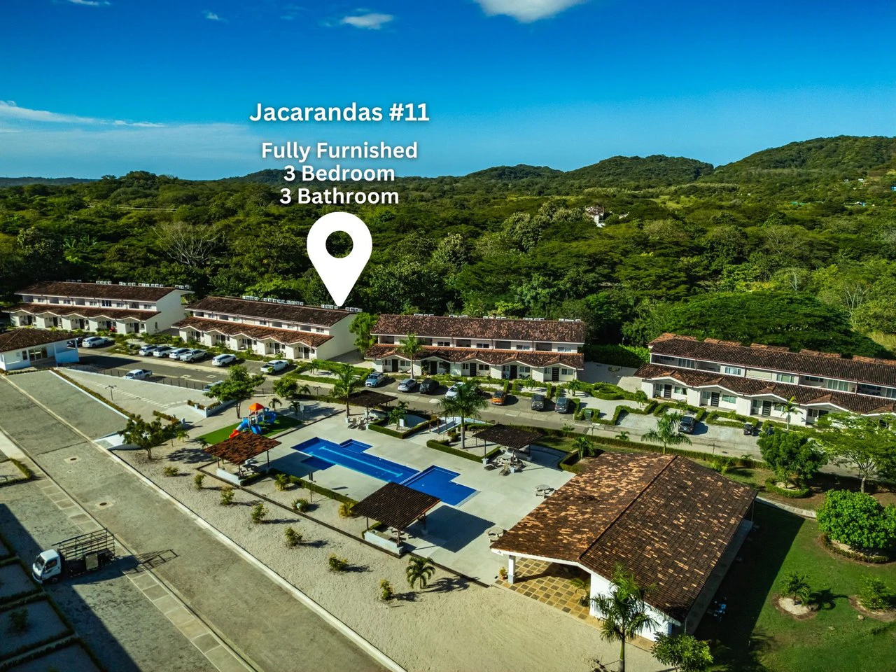 Jacarandas #11: Elegant Townhouse Minutes from the Beach - Gallery image 4