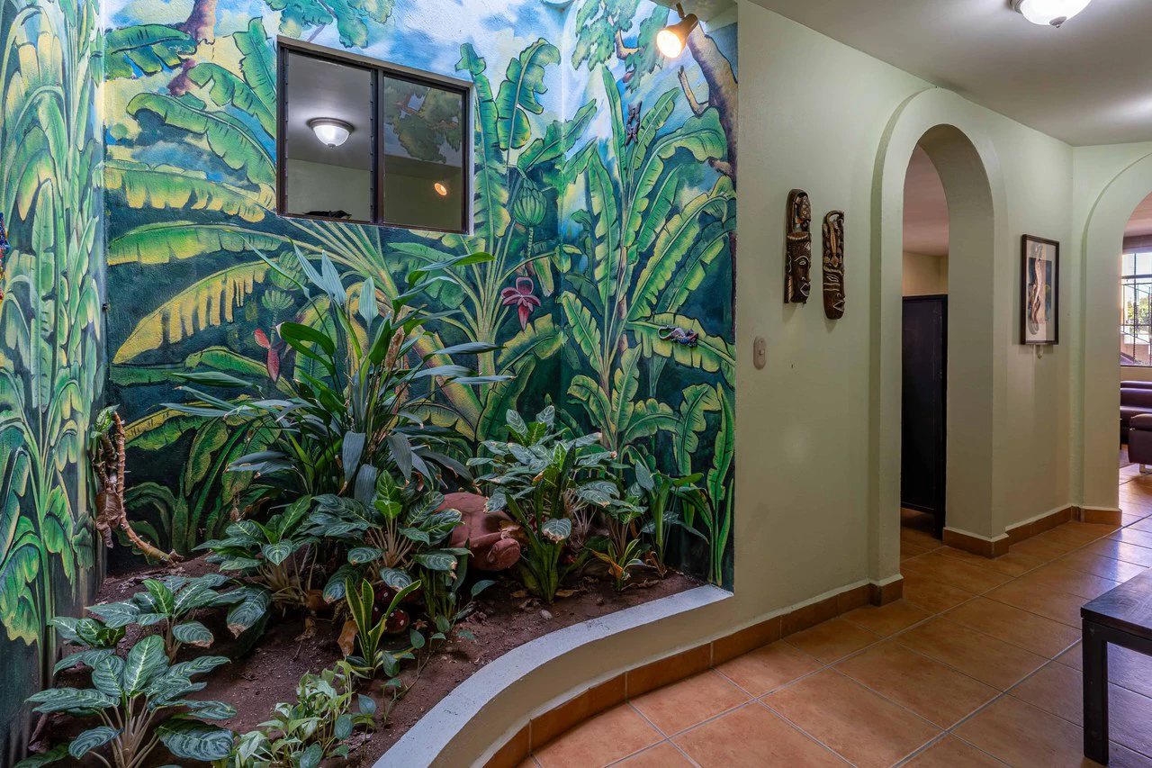 Condo Central: 3 Bedrooms Just Steps from the Beach - photo 9