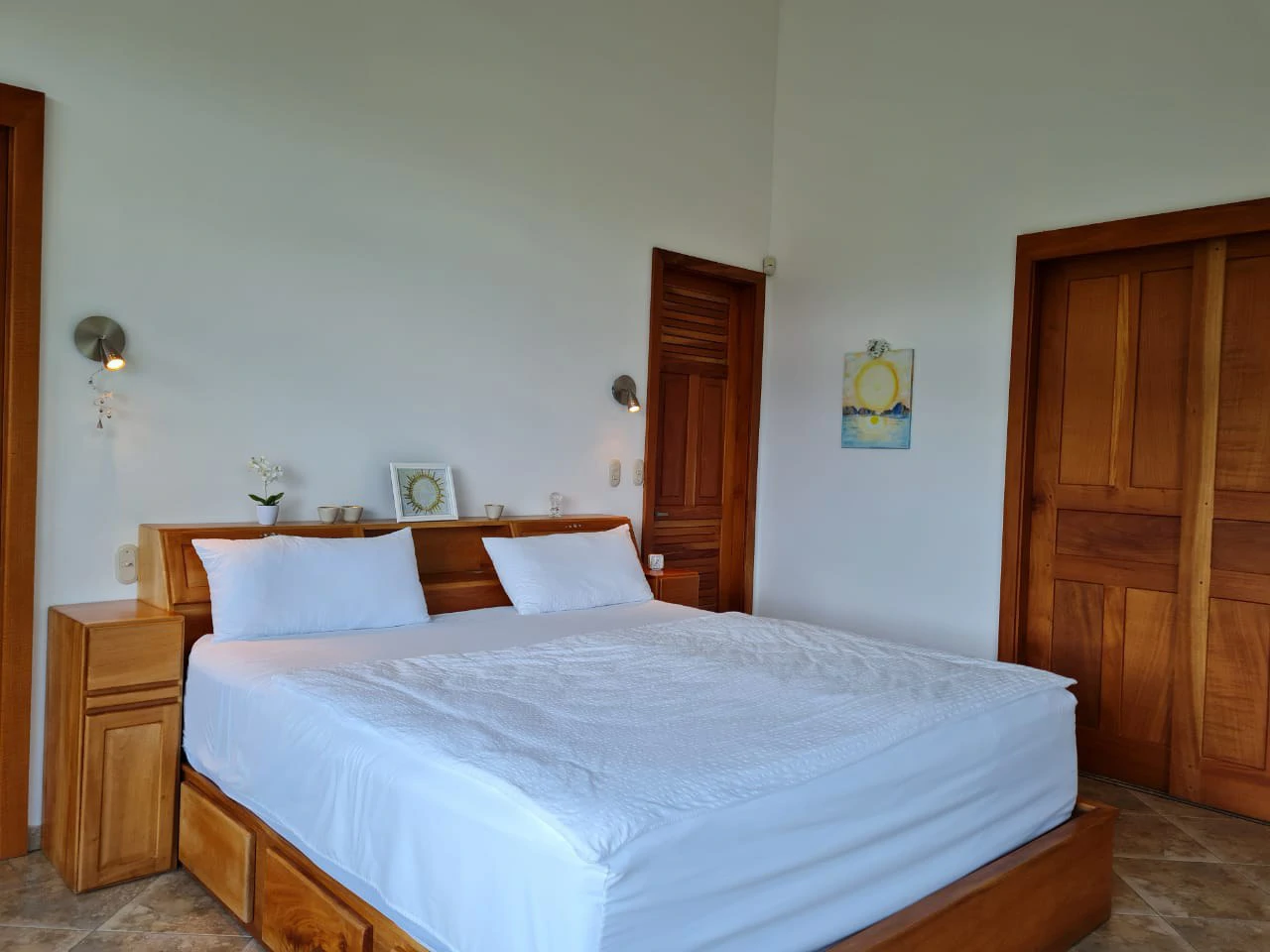 Villa Corazon: Unique LAKE FRONT property, 2 Villas and Tiny house on 5 acres with lake access. - Gallery image 23