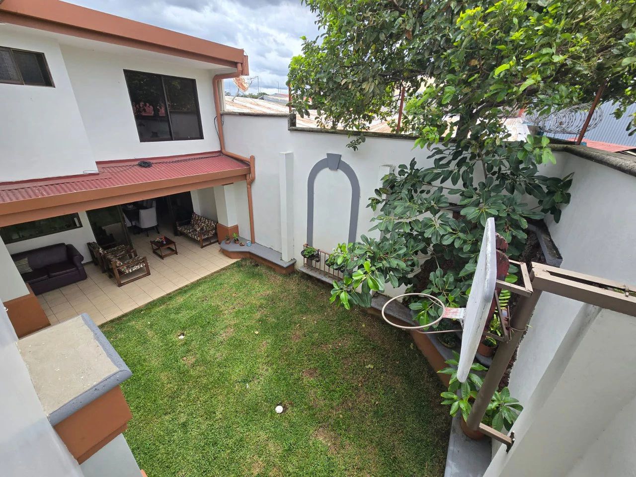 LARGE HOUSE FOR SALE IN MERCEDES NORTE, HEREDIA - Gallery image 37