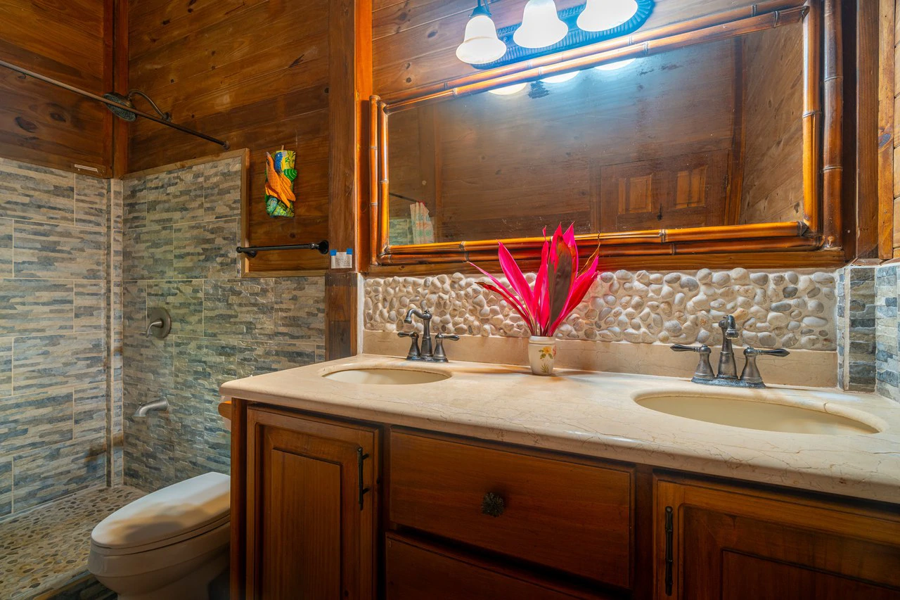 VILLA KRISTINA MARIA - 3.84 ACRES - PERLA DE BALLENA ESTATES: Mountain House For Sale in Bahía Ballena - Gallery image 30
