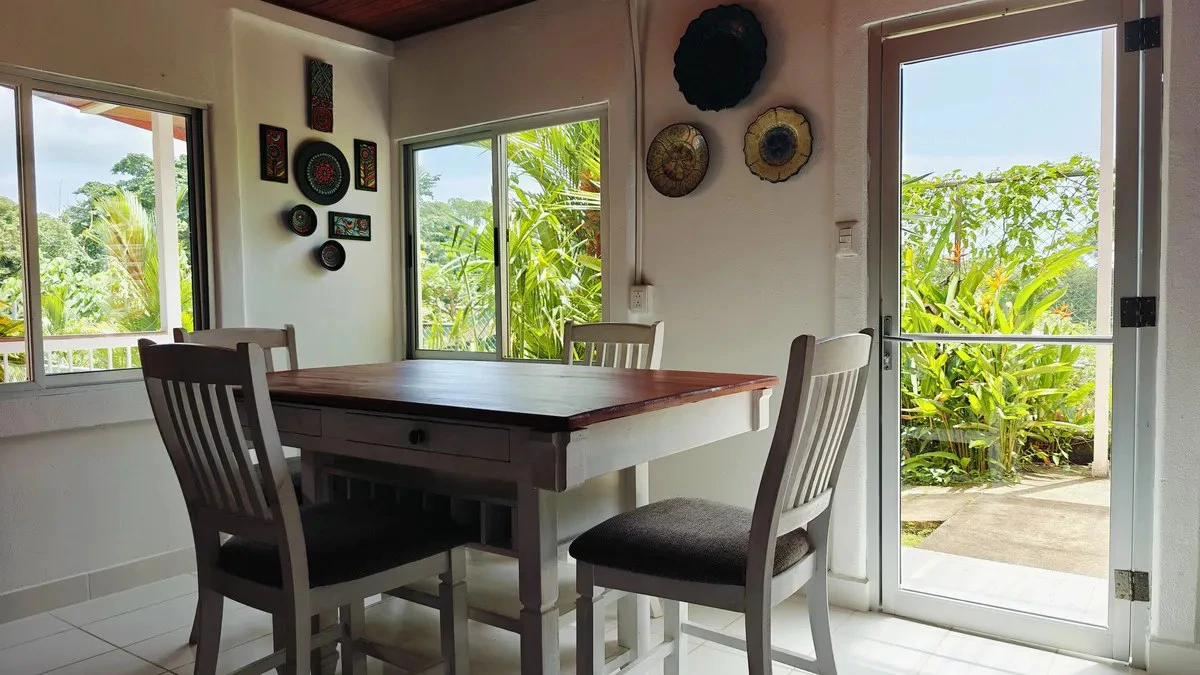 ID 888: 4 Bd/3 Ba Multi-Unit Home Near Puerto Viejo with Rental Potential - Gallery image 16