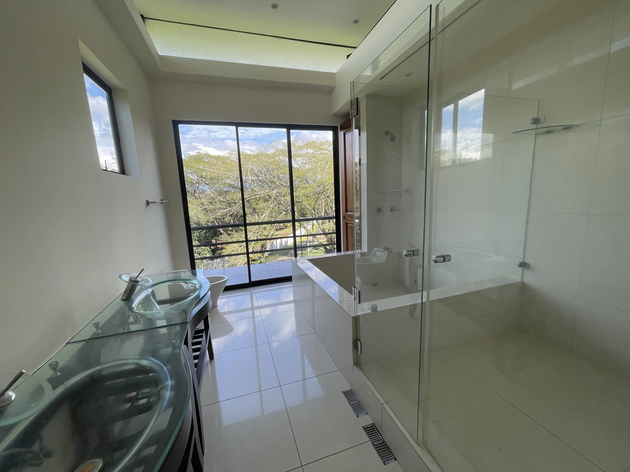 La Garia 3 floors modern: Magnificent Luxury Estate with Gardens in La Garita, Alajuela - Gallery image 11