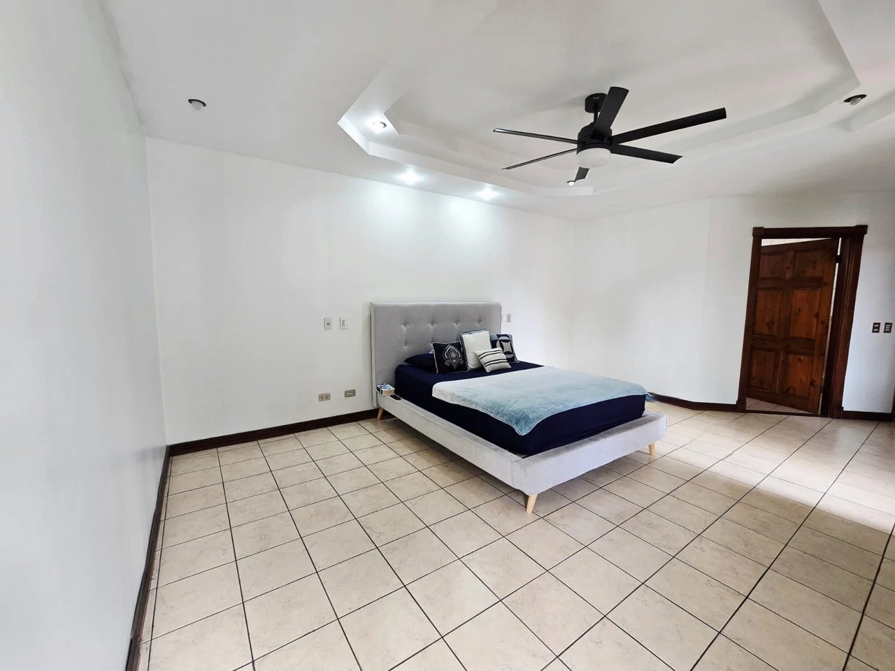 LARGE HOUSE FOR SALE IN MERCEDES NORTE, HEREDIA - Gallery image 41