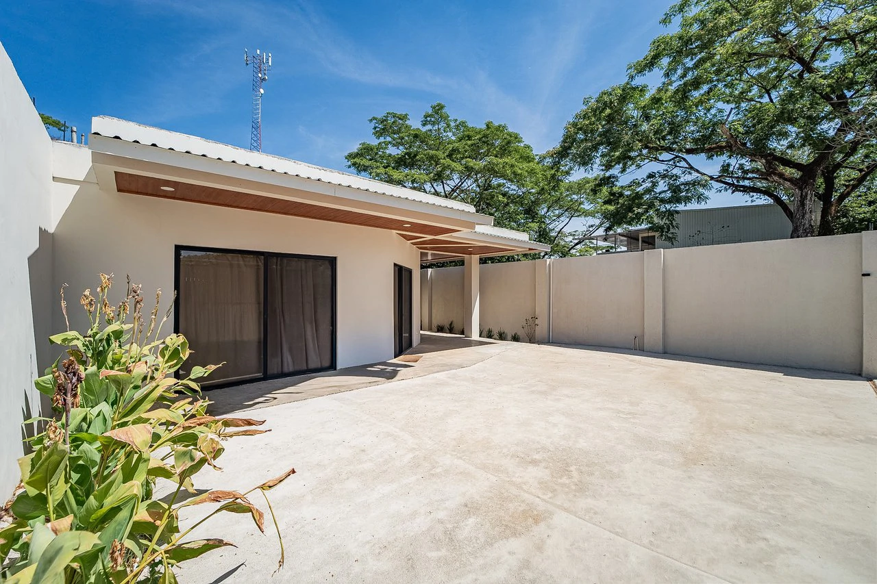 Casa Cielo y Tierra: In Town Income Generating Duplex