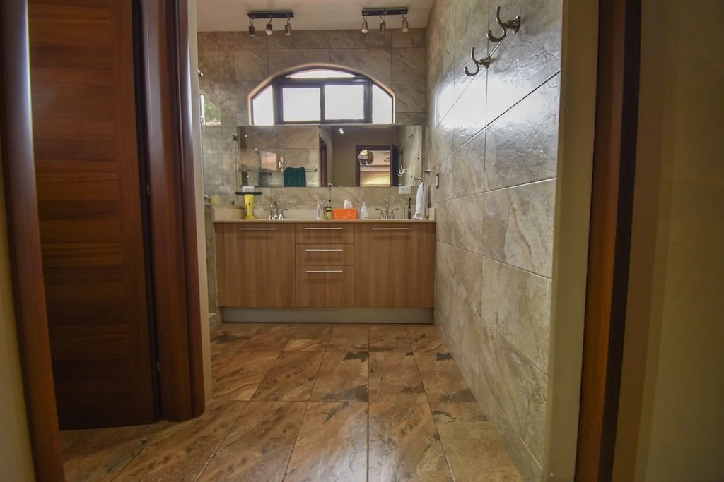 House For Sale in Ciudad Colón - Gallery image 27