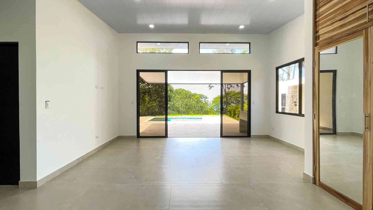 New Home for Sale in Atenas, Costa Rica with Private Pool and Tropical Surroundings - Gallery image 6