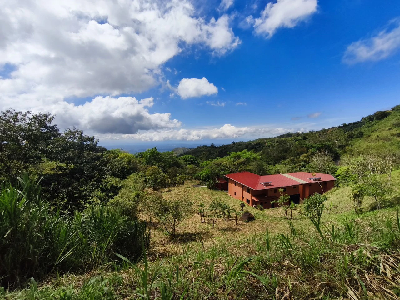 Lot #10: High-Yield Boutique Hotel & Wellness Retreat with turn-key 10BR Investment | 60 Mins to SJO Airport - Gallery image 3