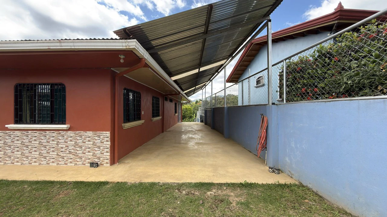 Countryside House For Sale in San Isidro del General - Gallery image 3