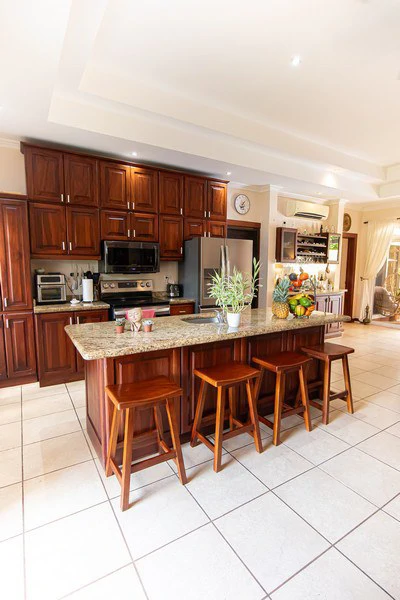 Amazing Casa Tiburon: Large Yard Walking Distance from the Beach! - Gallery image 12