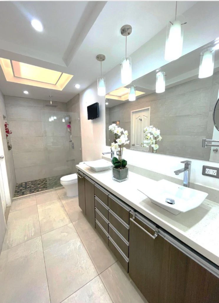 House For Sale in San Antonio - Gallery image 7