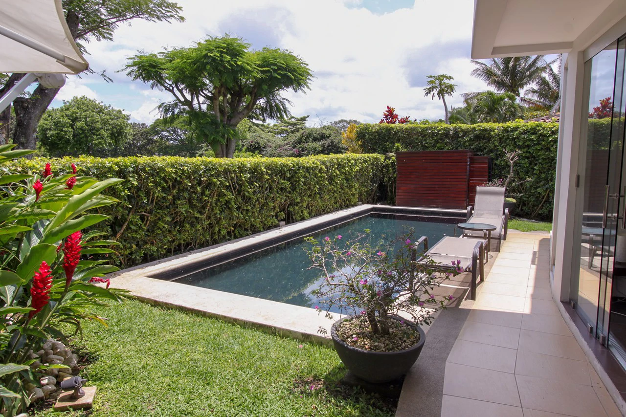 Modern Golf Course Haven: Spectacular Home in Valle del Sol, Santa Ana - Gallery image 19