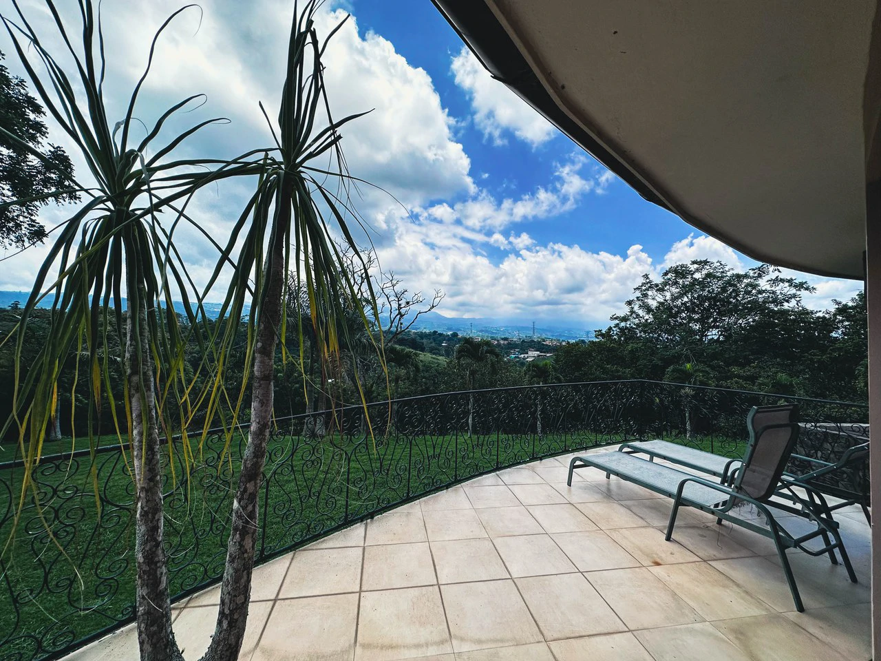 Mountain House For Sale in San Miguel - Gallery image 10