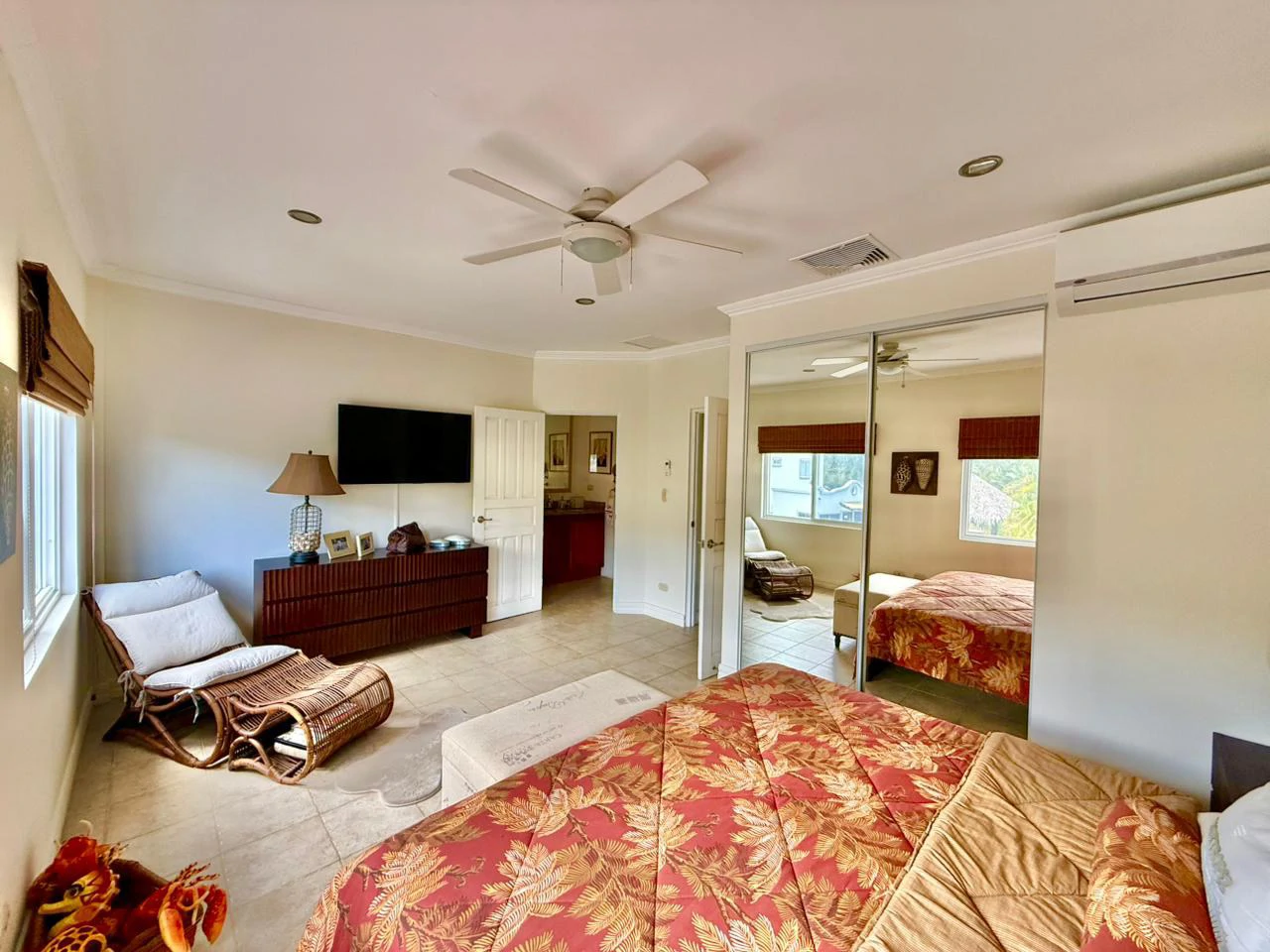 Home in Gated Community Las Nubes - Gallery image 20