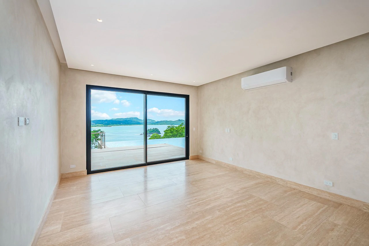Casa Vision: Luxury Estate with Sweeping Ocean Views - Gallery image 21