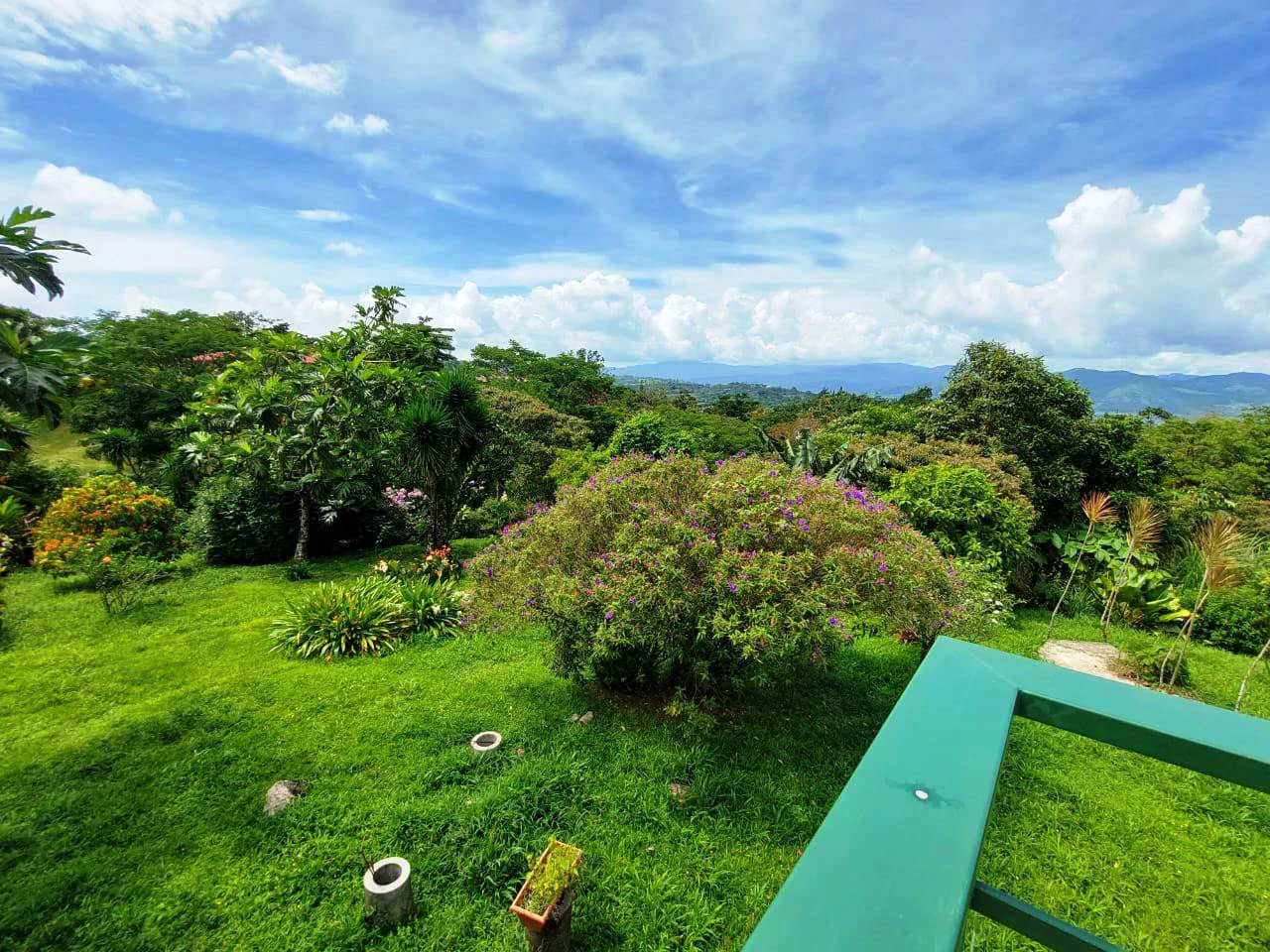 CHALET DEL LAGO - Beautiful A-Frame home in tropical garden - Gallery image 19