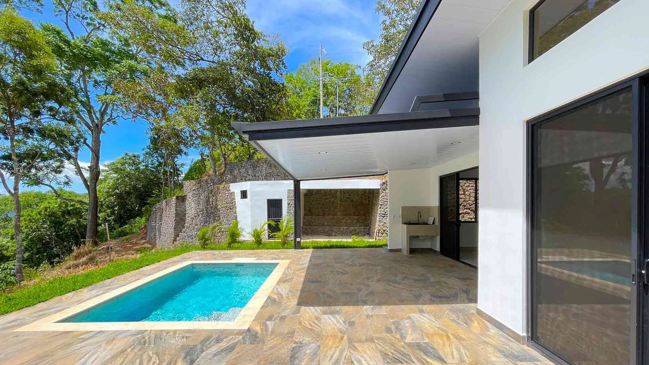 New Home for Sale in Atenas, Costa Rica with Private Pool and Tropical Surroundings - Gallery image 20