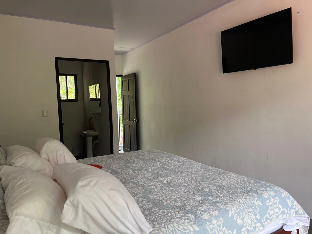 Exclusivity and Nature near the beach. Costa Rica: Large home on a large property near the beach - Gallery image 20