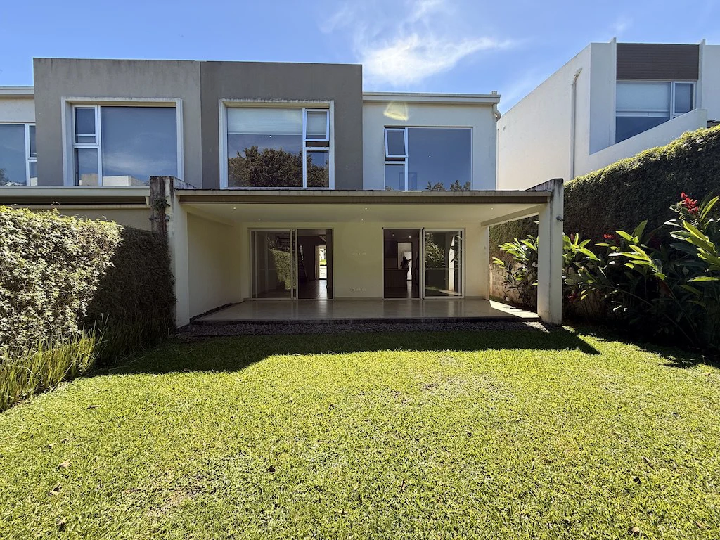 Casa de 4 Habitaciones + Sala de TV en Condominio Dukana: Townhouse For Sale in Guachipelín - Gallery image 15