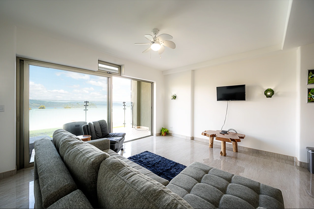 SELLER FINANCING AVAILABLE ! Luxurious Gated Condominium Community - Gallery image 28