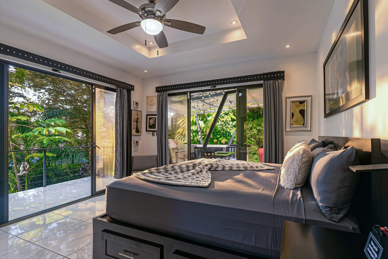 Charming 2 Bedroom Home + Studio located in heart of Uvita - photo 11