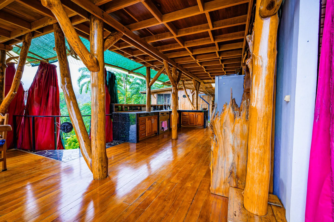 Riverfront Sanctuary with Breathtaking Views of Diamante Waterfalls - Gallery image 4