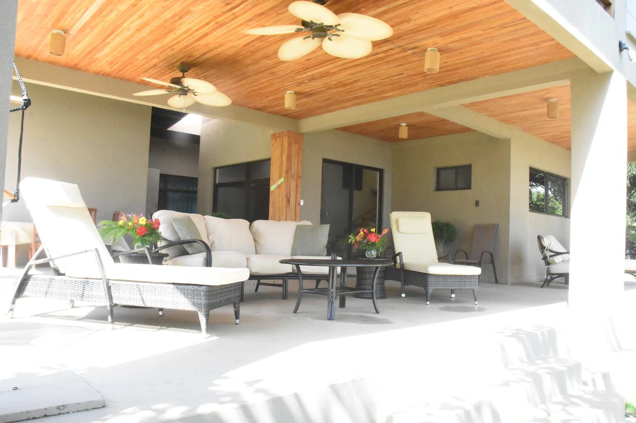 Rare Titled Beachfront Property with House - Gallery image 23