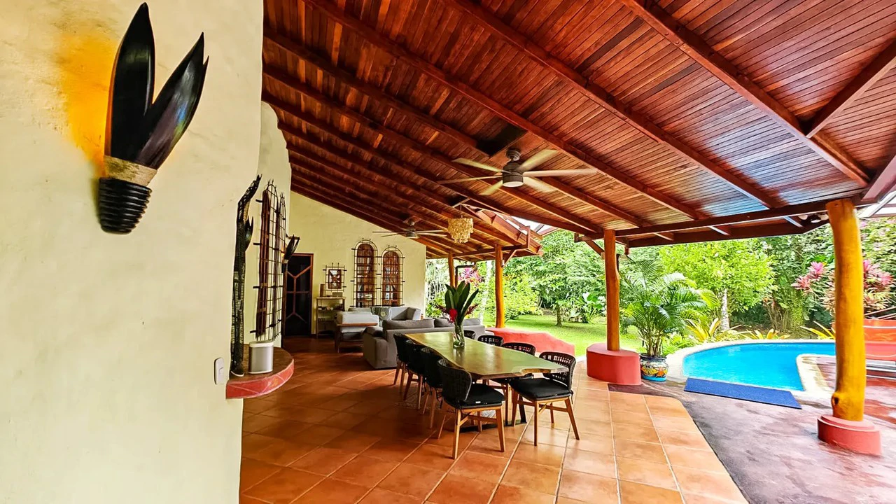 ID 956: Turnkey Entertainment Home with Pool on Titled 1,443m² Lot in Playa Chiquita - Gallery image 6