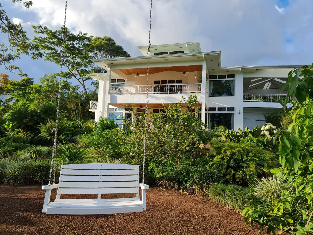 Villa Corazon: Unique LAKE FRONT property, 2 Villas and Tiny house on 5 acres with lake access. - Gallery image 58