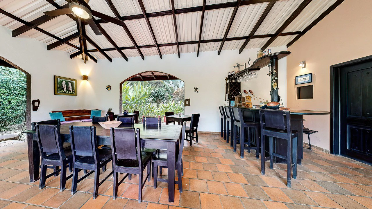 A TRANQUIL HAVEN: PRIME INVESTMENT OPPORTUNITY IN UVITA'S LUSH RIVER ENCLAVE: Mountain Hotel/Resort/Hostel For Sale in Uvita - Gallery image 19