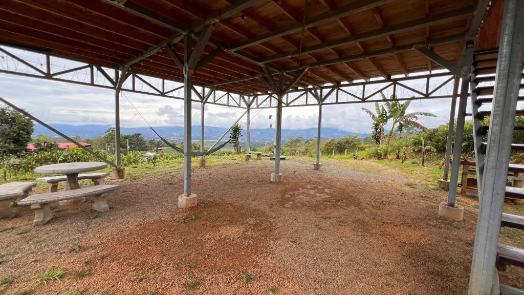 Mountain and Countryside Townhouse For Sale in Santa Elena - photo 2