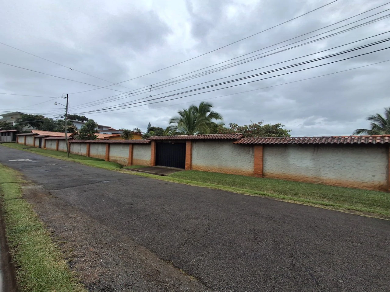 Casa Nostalgic: 5 bedroom home + Rental Apartment! - Gallery image 3