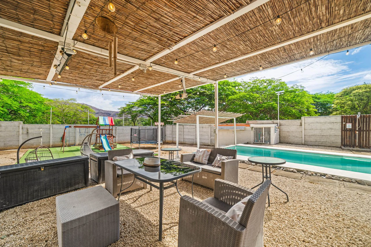 Casa Diria: Peaceful Turnkey 2BR Near Beaches - Gallery image 8
