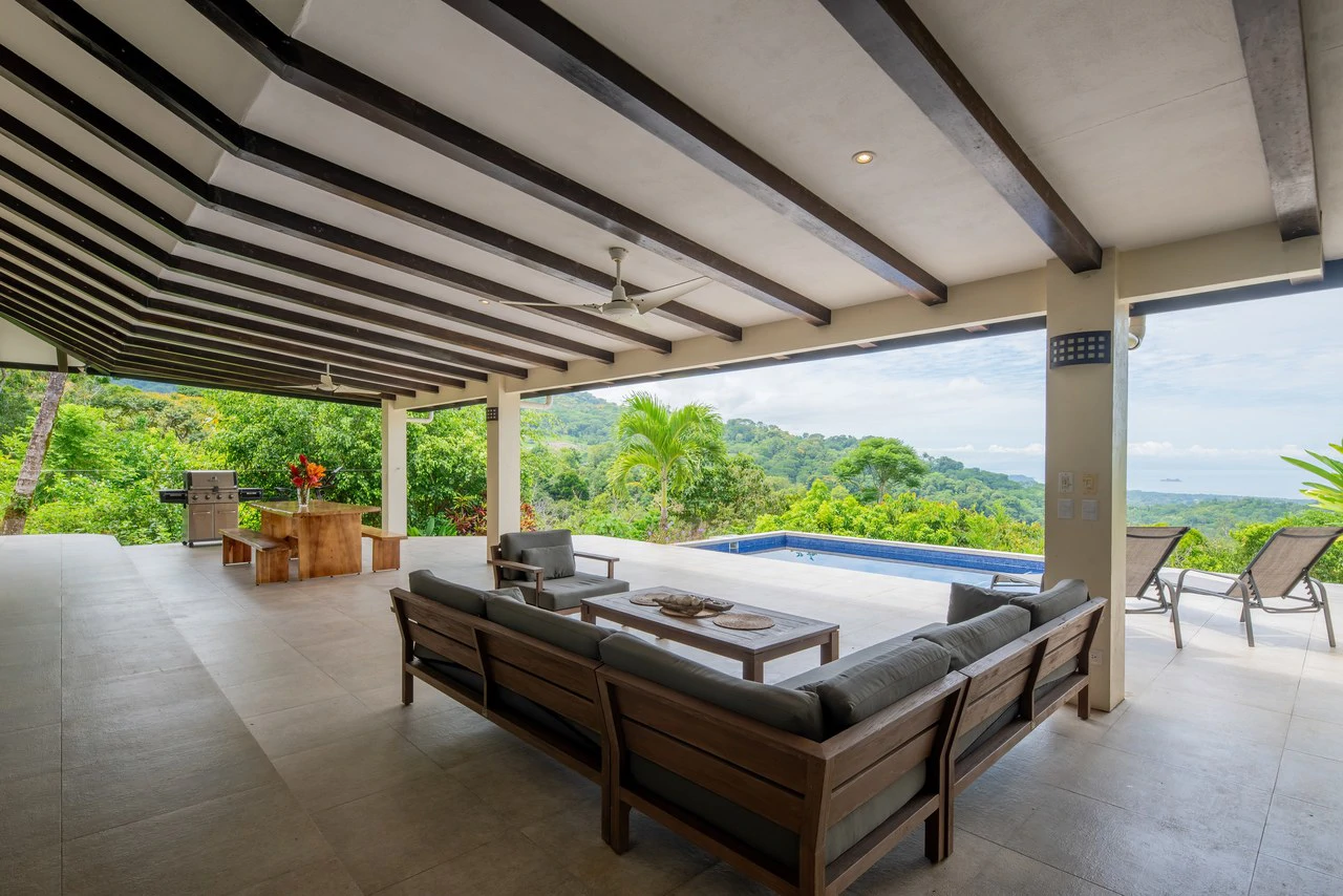 6.45 ACRES – 3 Bedroom Luxury Ocean View Home Surrounded By Vibrant Rainforest And Wildlife!!! - photo 18