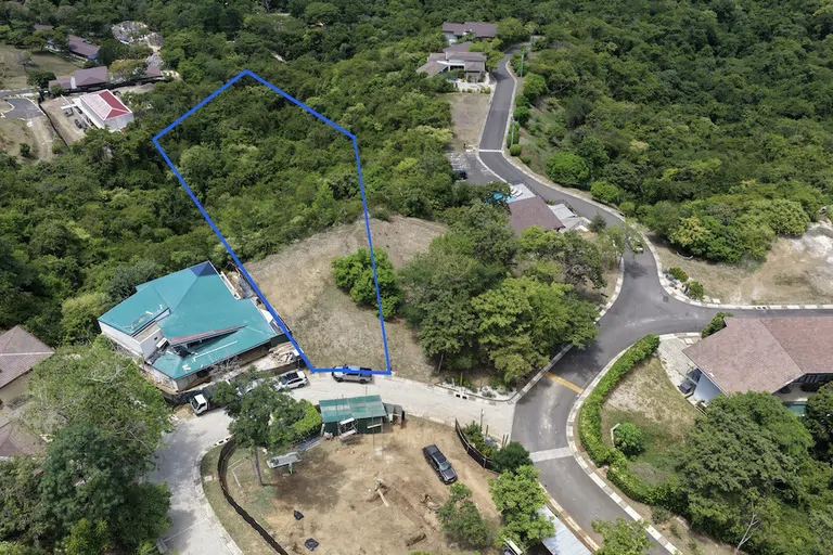 Lot #71: 2,250m2 San Pedro. Las Ventanas Community